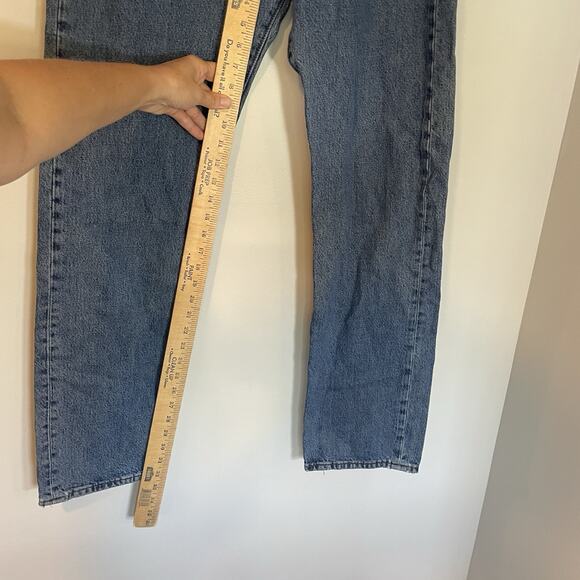 Levi’s 501 Jeans Mens 34x32 Blue Denim Pants Dark Wash Workwear Faded Button Fly - Picture 4 of 13